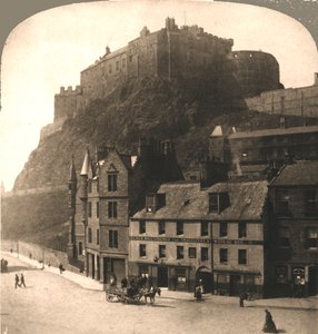 Castello di Edimburgo da Grasmarket, Scozia da Works and Sun Sculpture Studios