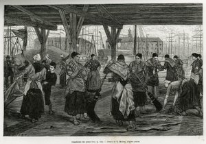 Desalazione delle pelli, da parte di donne che raschiano i resti delle bestie tese sotto le strutture delle sale del porto di Anversa. Incisione di X.Mellery, per illustrare la storia del Belgio, di Camille Lemonnier, pubblicato in Le tour du monde, edito 
