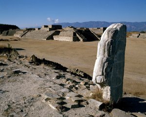 Vista dei monumenti I, H, G da Zapotec Zapotec