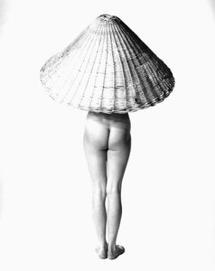 Nudo con cesto di vimini sulla testa", 3 maggio 1955