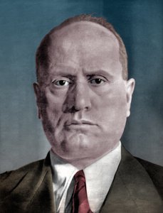 Benito Mussolini da . .
