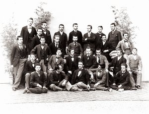 Ritratto di gruppo di studenti al terzo anno di liceo da Henry Charles Fehr