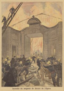 Incendio nel magazzino delle scenografie dell