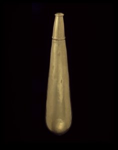 Fiaschetta di coca a forma di lacrima, 200-1600 d.C. da civilization Quimbaya