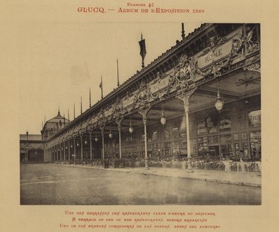 Una terrazza di uno dei ristoranti, prima della colazione da (after) French Photographer