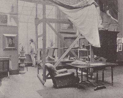 Il pittore francese Paul-Albert Besnard nel suo studio da (after) French Photographer
