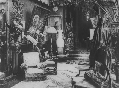 Nella casa di Sarah Bernhardt (foto in bianco e nero) da (after) French Photographer