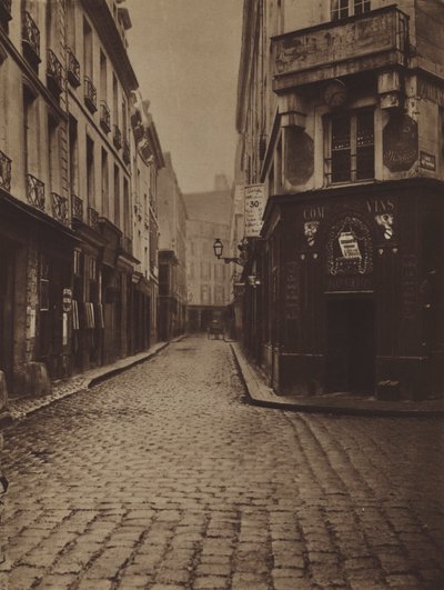 La rue du Four-Saint-Honoré, angolo della rue de Vannes da (after) French Photographer