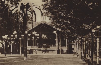 Il chiosco della musica del Bal Mabille da (after) French Photographer