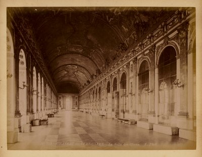 Parigi: Versailles, La Sala degli Specchi da (after) French Photographer