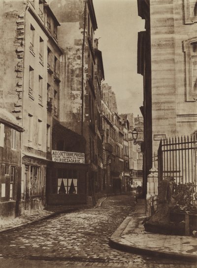 Rue Saint-Christophe nel 1865, presa dalla rue de la Cite da (after) French Photographer