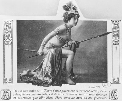 Mata Hari in una danza di guerra, inizio XX secolo da A. Bert