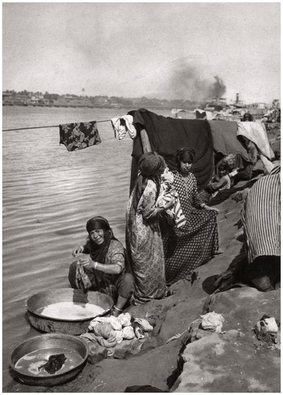Lavandaie sulle rive del Tigri, Baghdad, Iraq, 1925 da A. Kerim