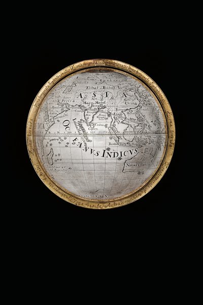 Due globi terrestri e celesti eccezionali, sostenuti da Ercole e Atlante, Augsburg da Abraham Drentwett