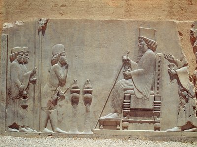 Un ufficiale Medo che rende omaggio al Re Dario I dal Tesoro, c.515 a.C. da Achaemenid