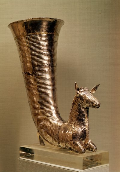 Rhyton a forma di stambecco, dall