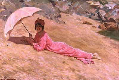 Ragazza sdraiata sulla spiaggia con un parasole rosa da Adolfo Belimbau