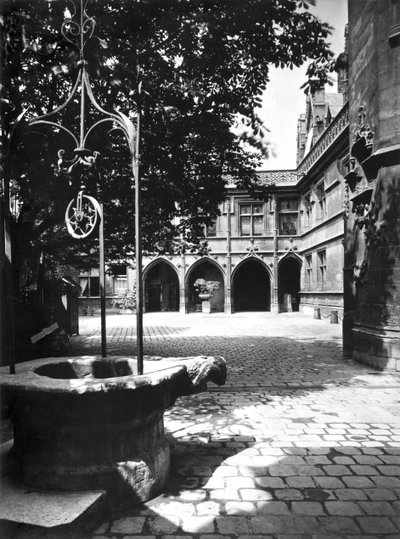 Hotel Cluny visto dal cortile, Parigi da Adolphe Braun
