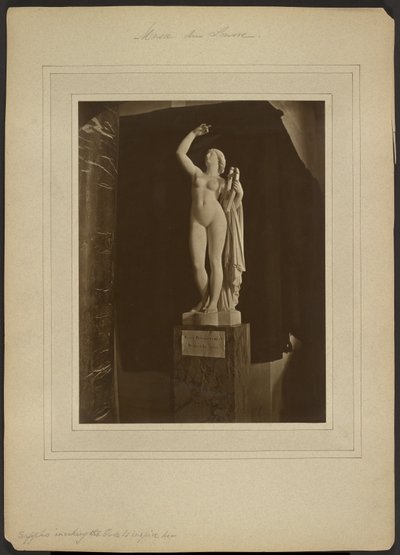 [Saffo che invoca gli dei affinché le diano ispirazione, di Pradier / Museo del Louvre] da Adolphe Braun