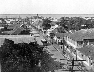 Old King Street guardando a sud, Kingston, Giamaica, c1905 da Adolphe Duperly and Son