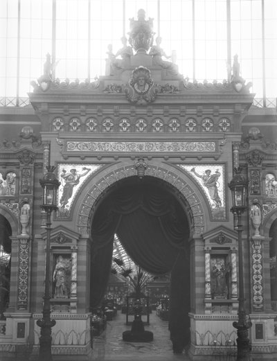 Portico delle Ceramiche, Esposizione Universale, Parigi, 1889 da Adolphe Giraudon