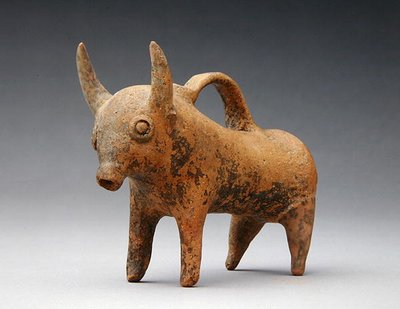 Vaso a forma di bue, c.1575-1400 a.C. da Age Bronze