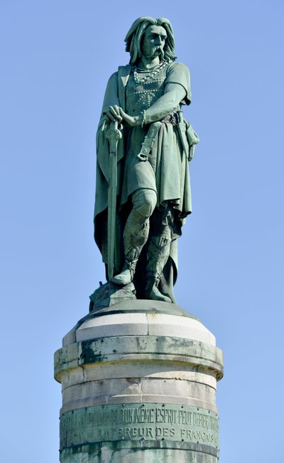 Statua colossale di Vercingetorige (72-46 a.C.) da Aime Millet