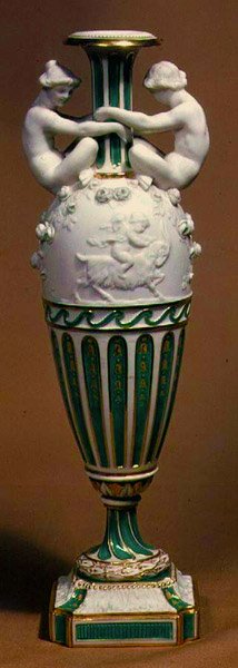 Vaso Minton decorato con figure in porcellana Parian, c.1855 da Albert Ernest Carrier Belleuse