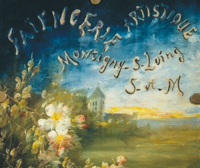Targa pubblicitaria decorata con cespugli di rose, circa 1900, ceramica da Albert Boue