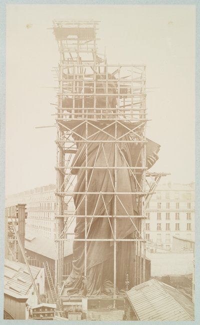 Assemblaggio della Statua della Libertà, Parigi, 1883 da Albert Fernique