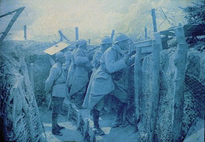 Un posto di ascolto francese: soldati in una trincea sul fronte occidentale, Francia, 1916 da Albert Samama Chikli