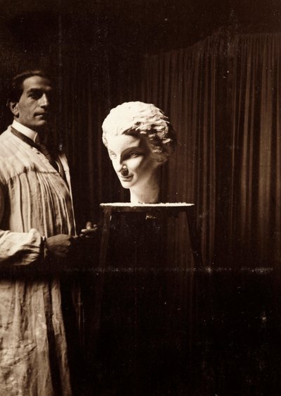 Lo scultore Mario Pelagatti nel suo studio, Firenze, 20/11/1920 da Alberto Fierli