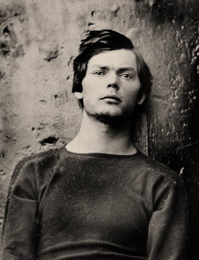 Lewis Powell con manette ai polsi a bordo della USS Saugus, 1865 da Alexander Gardner