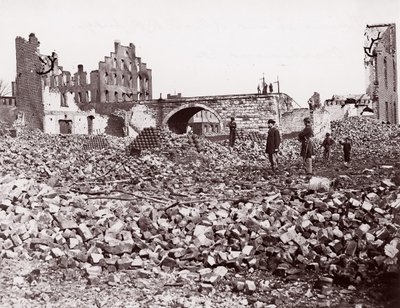 Rovine alla fine del ponte ferroviario di Richmond e Petersburg, Richmond da Alexander Gardner