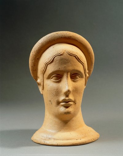 Primo piano di una testa votiva femminile in bronzo con cappello, civiltà italica, IV-III secolo a.C. da Nicolas Toussaint Charlet