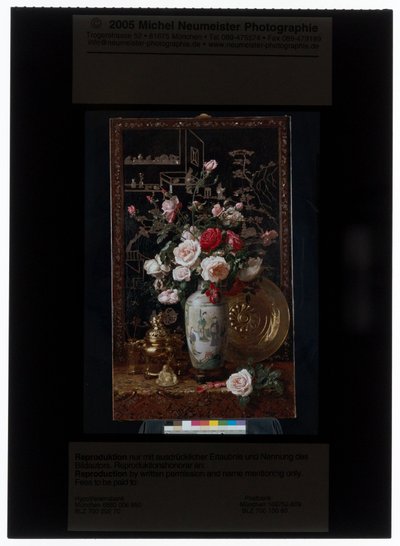 Bouquet di rose in un vaso cinese Rouleau da Alexis Kreyder