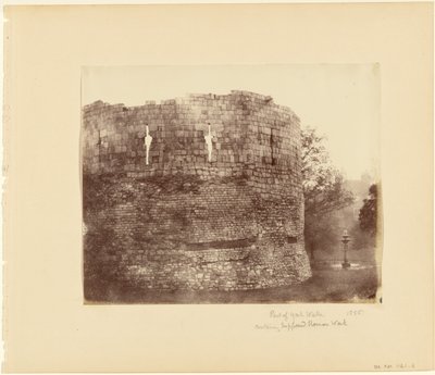 Parte delle mura di York da Alfred Capel Cure