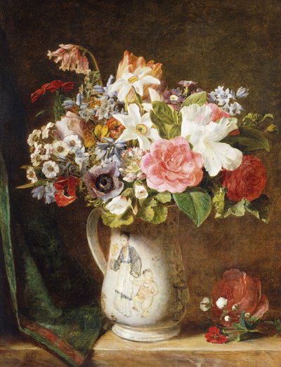 Rose, tulipani e altri fiori in un boccale di porcellana su un bordo drappeggiato da Alfred Morgan
