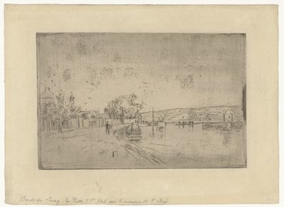 Veduta del fiume Loing con barche dalla riva da Alfred Sisley