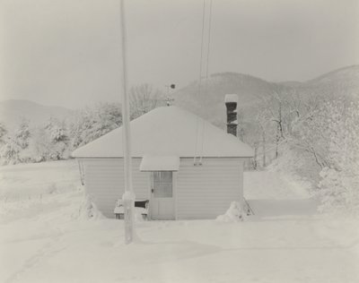 La prima neve e la casetta da Alfred Stieglitz
