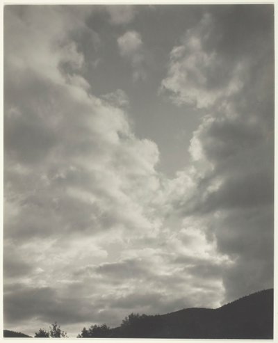 Musica - Una sequenza di dieci fotografie di nuvole, n. II, 1922 da Alfred Stieglitz