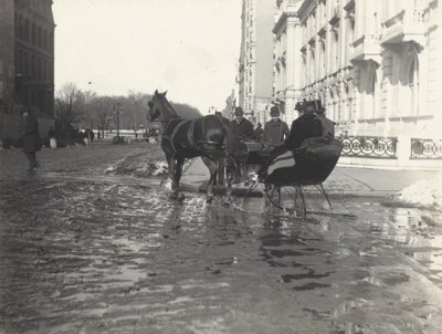 Domenica, Fifth Avenue e 57th Street, New York da Alfred Stieglitz