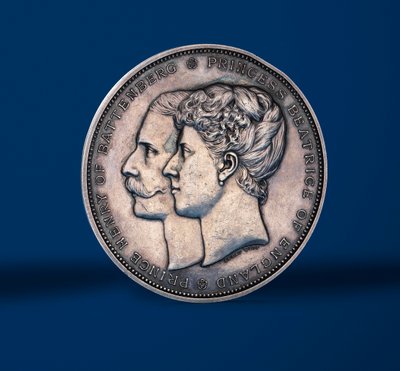 Medaglia commemorativa del matrimonio della Principessa Beatrice e del Principe Enrico di Battenberg, 1885 (argento) da Alfred and Wyon, Joseph Shephard Wyon