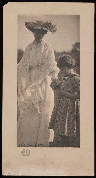 Alice Broughton foto di Agnes Pelton con giovane cugino alla 
