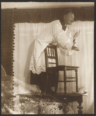 [Autoritratto di Alphonse Mucha in posa come "Jan Jus" per il suo quadro "Il maestro John Juss che predica nella cappella di Betlemme", (1916) dal "Ciclo dell