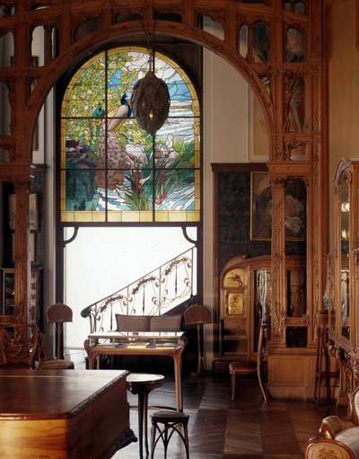 Art Nouveau: vista di un appartamento Modern style con vetrate di Alphonse Mucha (1860-1939), Museo delle Arti Decorative Parigi da Alphonse Mucha