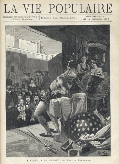 Sul palco di un teatro itinerante, il pubblico assemblato guarda il numero di un ingoiatore di sciabole, ai lati, nascosti dal sipario, due artisti lo osservano con un sorriso. Illustrazione di Alfons Maria Mucha (Alphonse Marie Mucha da Alphonse Mucha