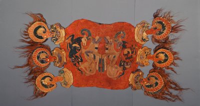 Copertura per sella decorata con grifoni che attaccano capre di montagna da Altaic School
