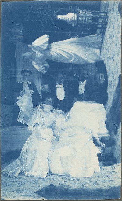 Senza titolo (Doppia esposizione di diverse persone in interni) da American 19th Century