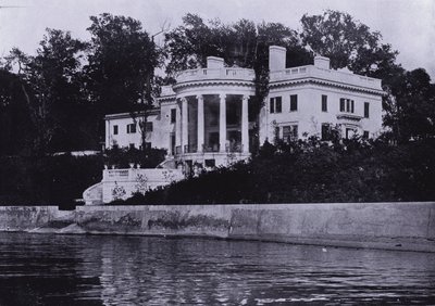 Charles A Platt: Gwinn, Facciata sul Lago da American Photographer (after)